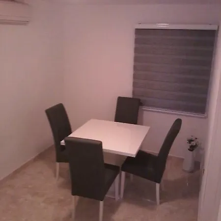 Katarina * טרוגיר